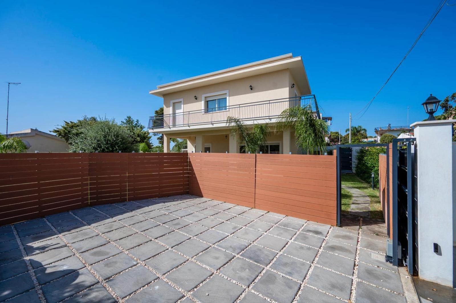 Villa Nisa Apartment Sea View Fontane Bianche Exterior photo