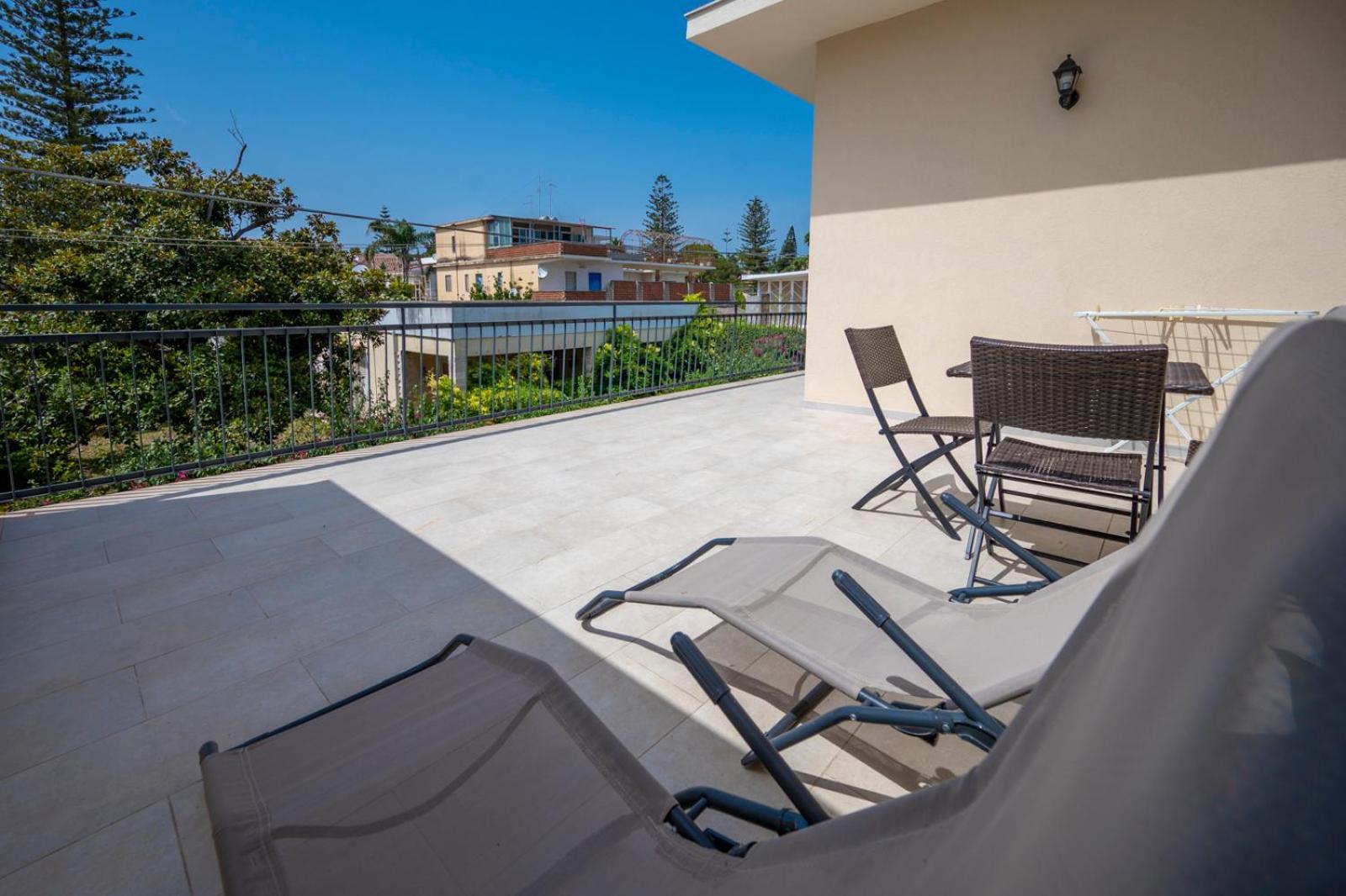 Villa Nisa Apartment Sea View Fontane Bianche Exterior photo